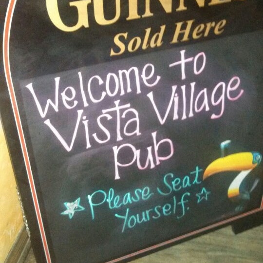 Das Foto wurde bei Vista Village Pub von Nicole I. am 3/28/2014 aufgenommen