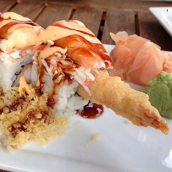 รูปภาพถ่ายที่ The One Sushi + โดย Christian O. เมื่อ 5/17/2013