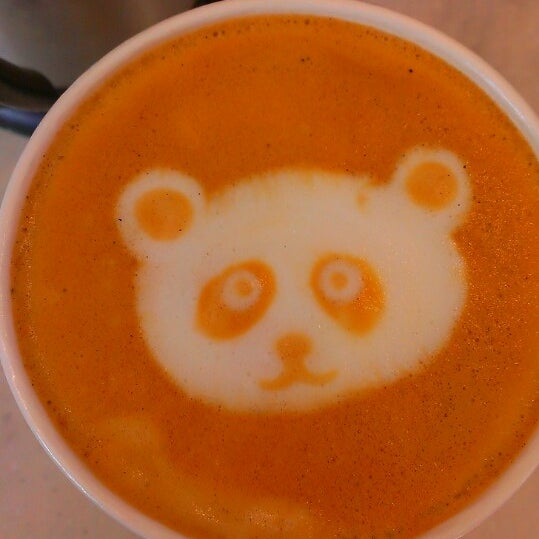 5/1/2013にJoshua B.がCaffeinationで撮った写真