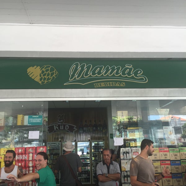 Foto scattata a Mamãe Bebidas da Marcelo il 12/24/2015