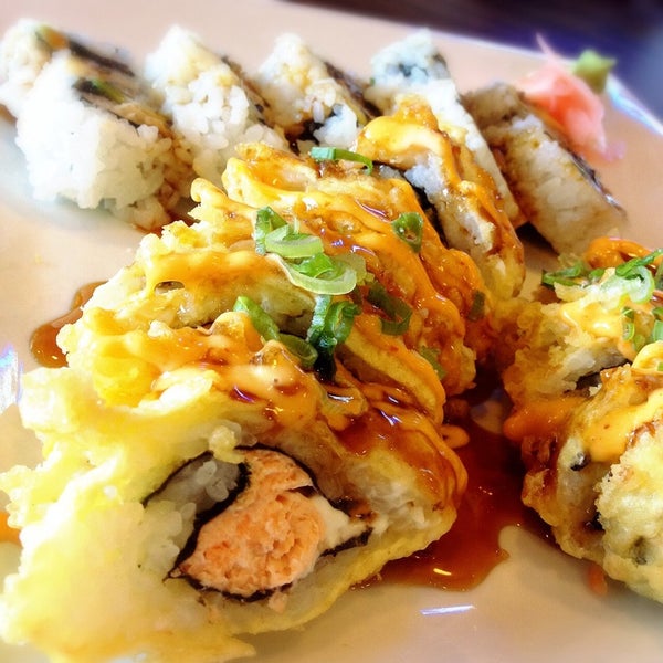 Снимок сделан в Tally Thai &amp; Sushi пользователем Khaotok Kayla N. 4/16/2014