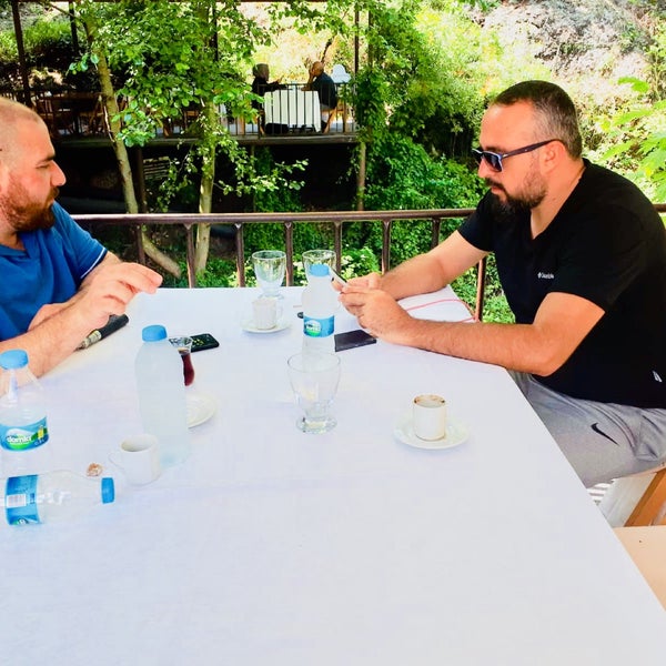 Das Foto wurde bei Gölbaşı Restaurant von Sukru am 7/25/2018 aufgenommen