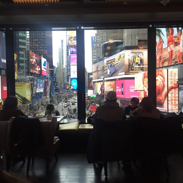 Photo taken at R Lounge at Two Times Square by Ally on 3/25/2018