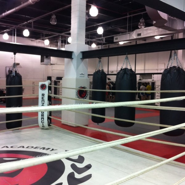 รูปภาพถ่ายที่ Renzo Gracie Fight Academy โดย Carlos Eduardo D. เมื่อ 4/30/2014