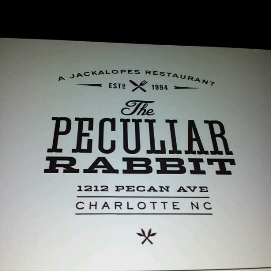 รูปภาพถ่ายที่ The Peculiar Rabbit โดย @sullybridgetb เมื่อ 11/14/2012