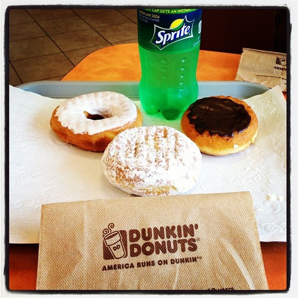 Photo taken at Dunkin&#39; by Emerson on 9/23/2012