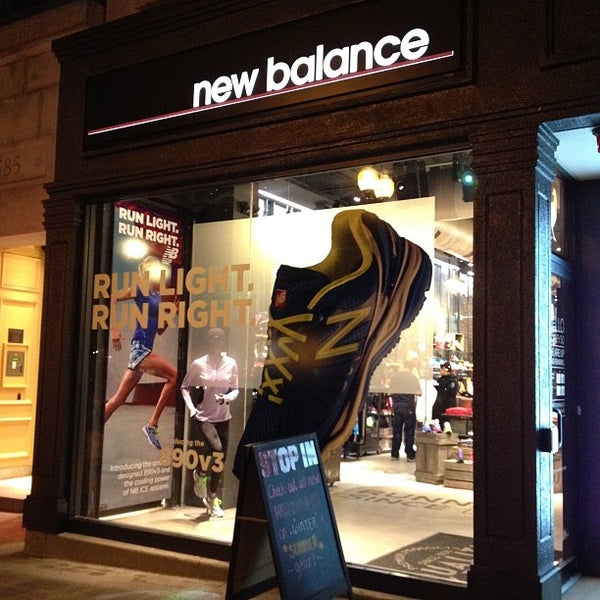 Tussen Blootstellen rok New Balance Experience Store - Back Bay East - Boston, MA