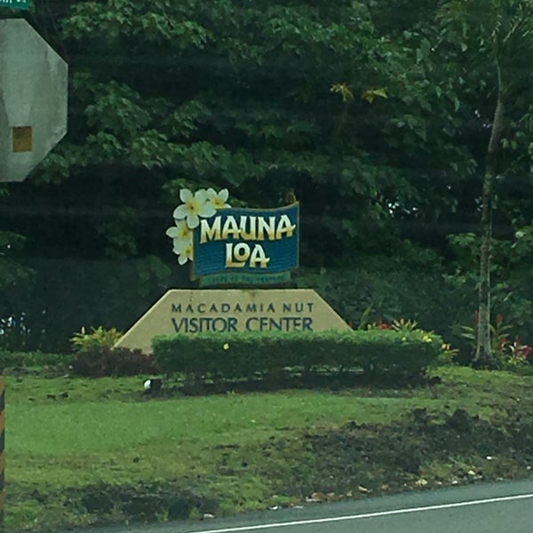 รูปภาพถ่ายที่ Mauna Loa Macadamia Nut Visitor Center โดย Cindy S. เมื่อ 7/24/2016