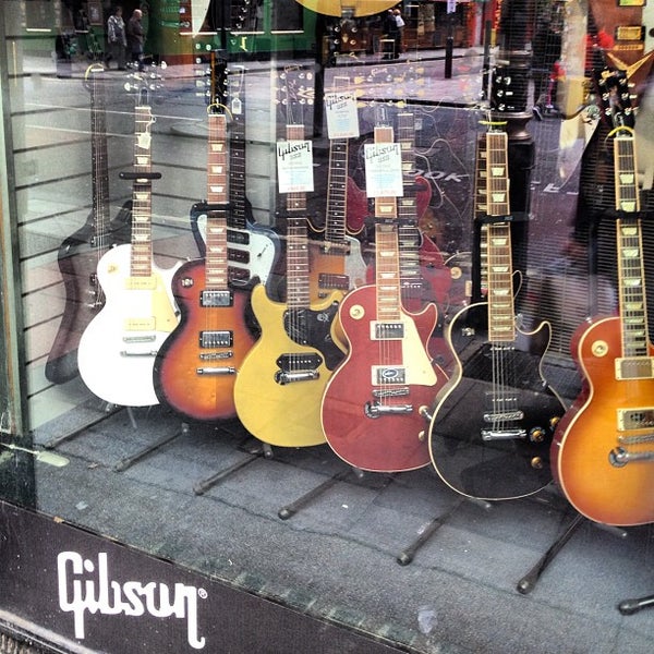 Лондон гитара. Лондон гитара. Бас гитара london burns. Лондон гитара. Лондон гитара.