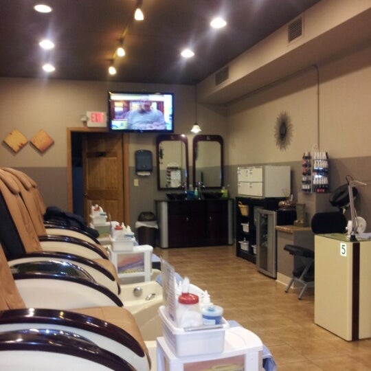 Spa Nails Lowry Hill East 2653 Hennepin Ave