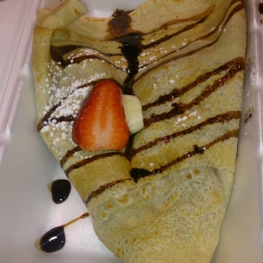 Photo taken at Crepe Delicious by Berenice H. on 10/25/2014