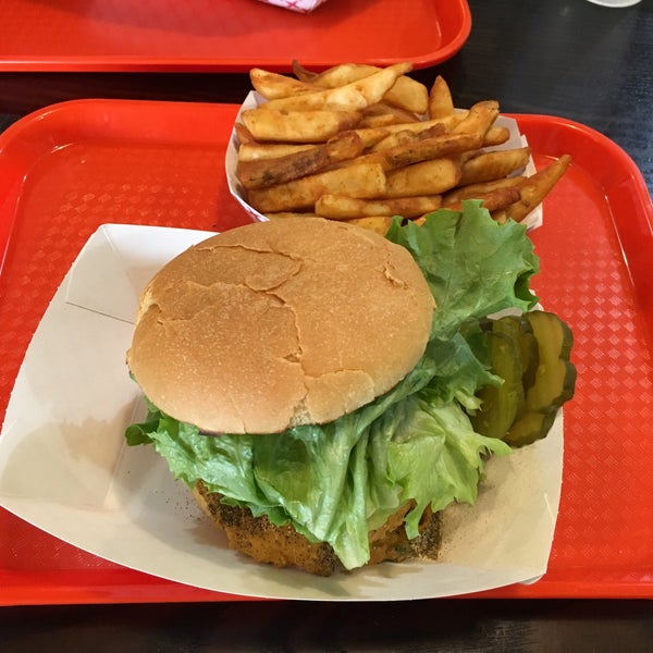 1/9/2017にTom K.がKirk&#39;s Steakburgersで撮った写真