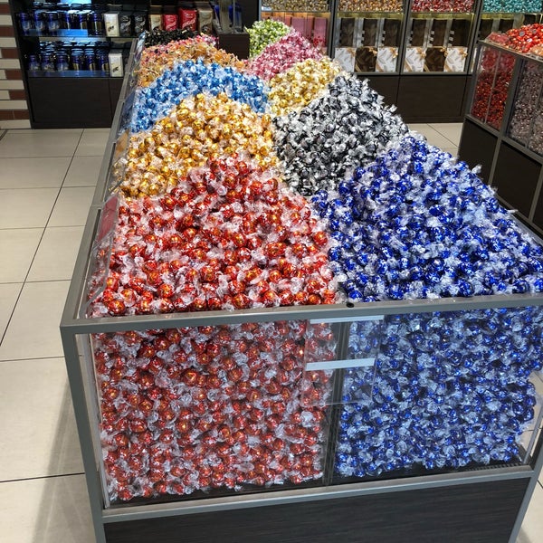 Шоколадная фабрика «Lindt» в Цюрихе