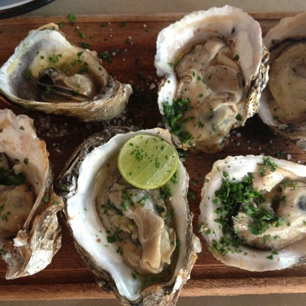 Fotos en La Docena Oyster Bar & Grill Marisquería en Guadalajara