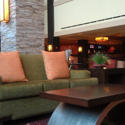 Foto tomada en Bloomington-Normal Marriott Hotel &amp; Conference Center  por Peggy Buzz T. el 2/8/2013