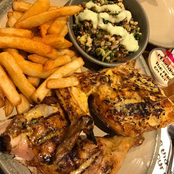 Photo taken at Nando&#39;s by Hussain A. on 5/23/2017