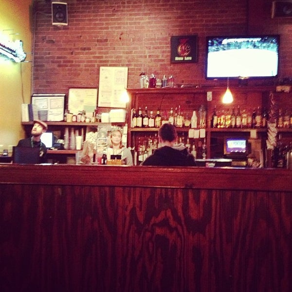3/17/2013에 Holly W.님이 Porters Bar and Grill에서 찍은 사진