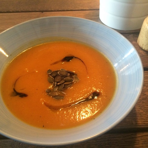 Вкусный, согревающий тыквенный крем суп 🍯 с тыквенными семечками, медом и специями, очень даже 😊❤️