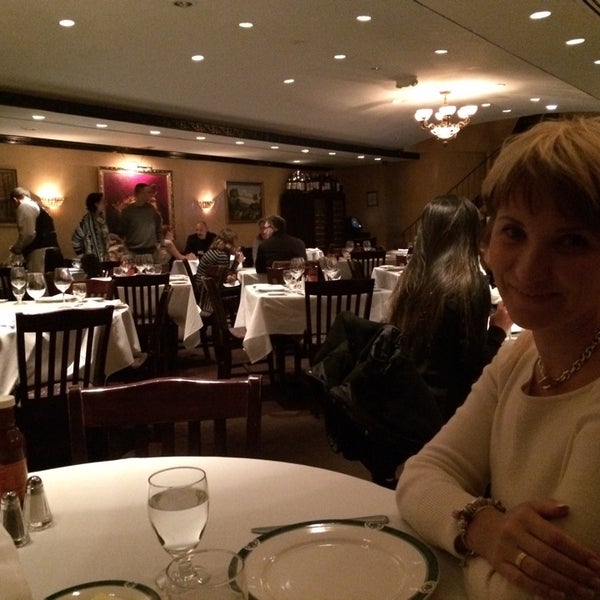 Das Foto wurde bei Empire Steak House von Oleg V. 🇷🇺 am 4/18/2014 aufgenommen