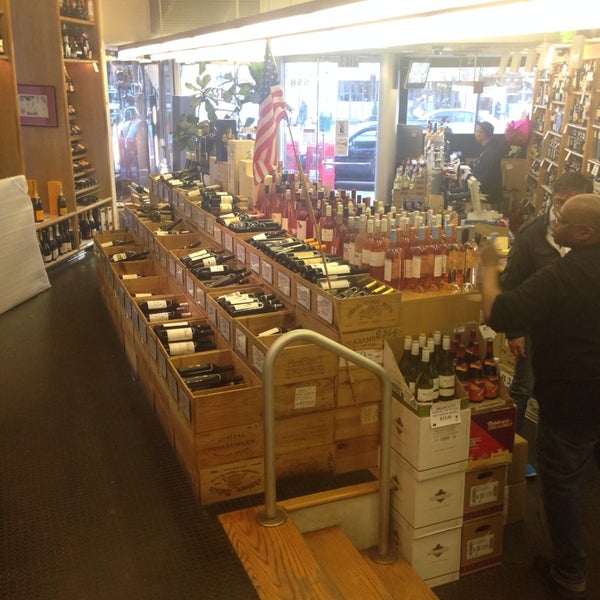 Photo taken at Winfield-Flynn Wines &amp; Spirits by digenger on 4/17/2014