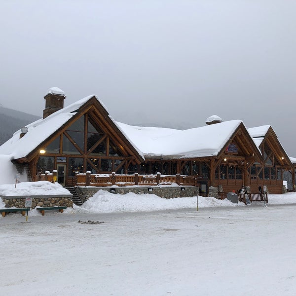 Foto tirada no(a) Lake Louise Ski Area &amp; Mountain Resort por Michael em 2/17/2019
