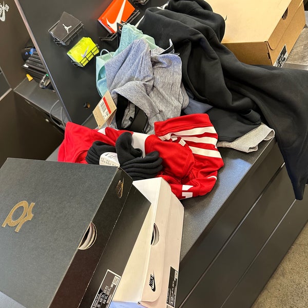 What time does the top nike employee store open