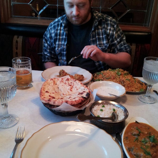 Foto tomada en Haveli Indian Restaurant  por Peter M. el 4/21/2013