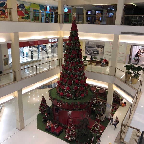 Foto diambil di Shopping Iguatemi Alphaville oleh Ricardo S. pada 12/9/2018