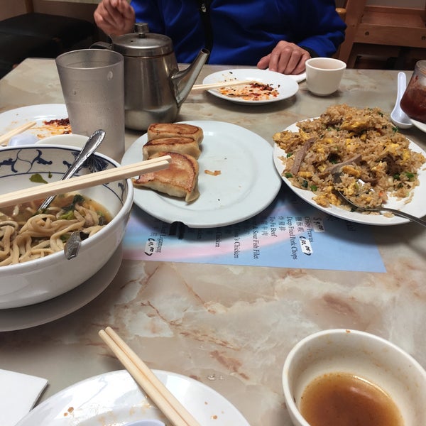 Снимок сделан в Taiwan Restaurant 台灣飯店 пользователем Terry 4/15/2018