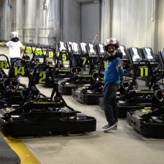 10/20/2012 tarihinde Henry S.ziyaretçi tarafından Racer&#39;s Edge Indoor Karting'de çekilen fotoğraf