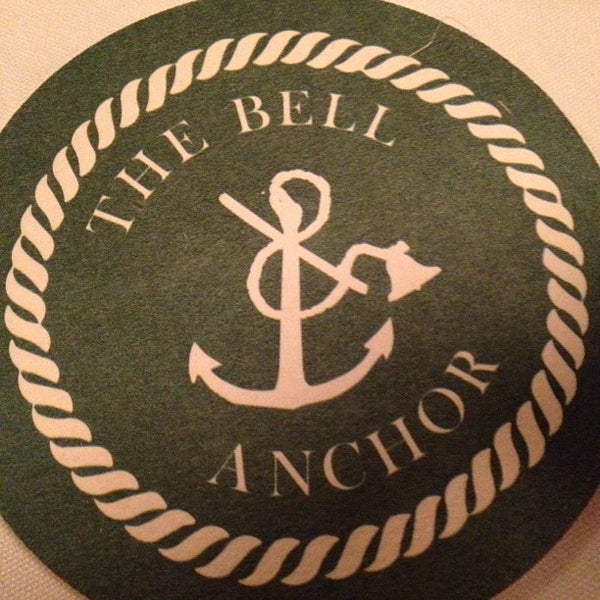 9/19/2012 tarihinde Landy L.ziyaretçi tarafından Bell and Anchor'de çekilen fotoğraf