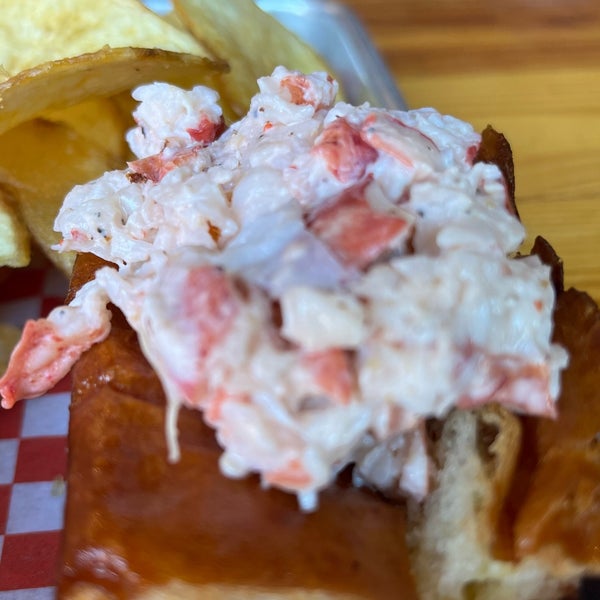 Снимок сделан в New England Lobster Market &amp; Eatery пользователем Kenji H. 7/25/2023