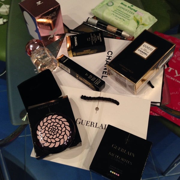 Л'этуаль, домодедово. Летуаль в абакане духи. Подарочная карта лэтуаль. Летуаль саранск сити парк. Абакан летуаль работа.