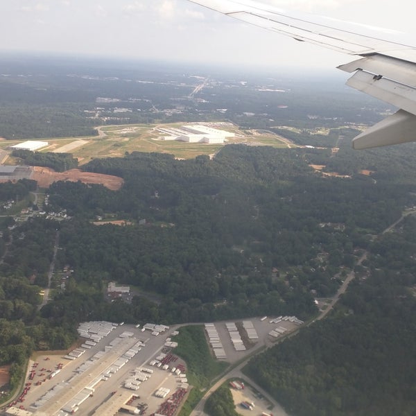 Das Foto wurde bei Flughafen Atlanta Hartsfield-Jackson (ATL) von Ivan T. am 6/24/2018 aufgenommen
