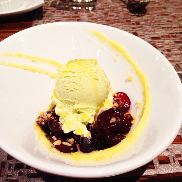 Das Foto wurde bei Swoon Dessert Bar von James am 6/2/2014 aufgenommen