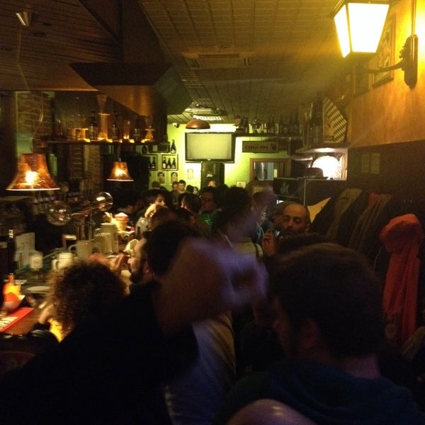 รูปภาพถ่ายที่ Crazy Pub โดย Roberto เมื่อ 3/14/2014