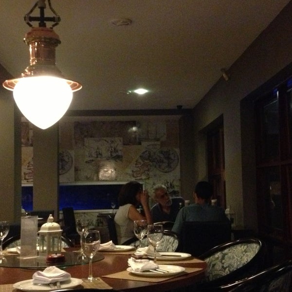 Das Foto wurde bei Marítimos Restaurante von Neiline am 1/8/2013 aufgenommen