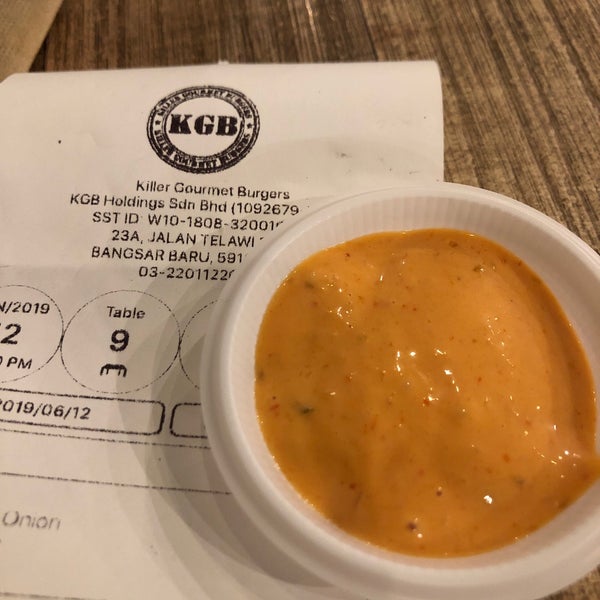 6/12/2019 tarihinde Abe V.ziyaretçi tarafından KGB - Killer Gourmet Burgers'de çekilen fotoğraf