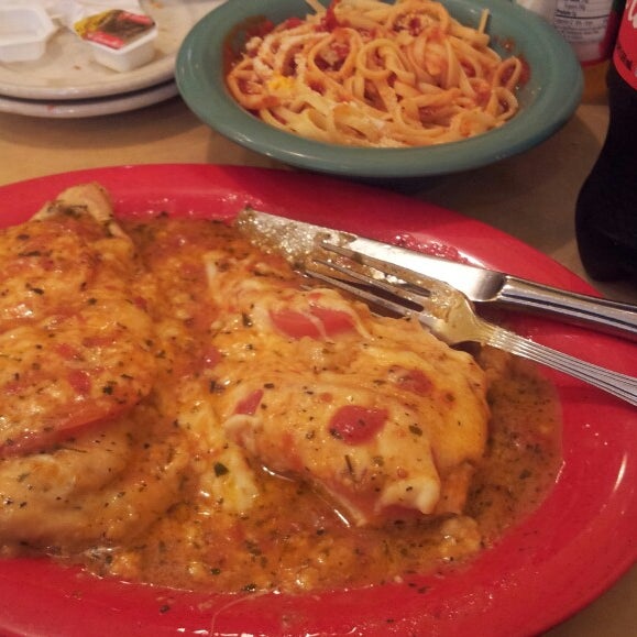 Снимок сделан в Mimi&#39;s Pizza Kitchen пользователем Carlos D. 5/11/2013