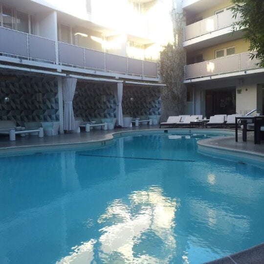 Das Foto wurde bei Oliverio at Avalon Hotel Beverly Hills von Montse G. am 10/25/2012 aufgenommen
