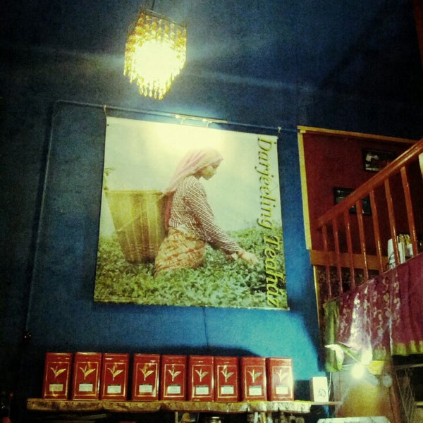 รูปภาพถ่ายที่ Darjeeling Teahouse &amp; cafe โดย Cassi M. เมื่อ 11/17/2013