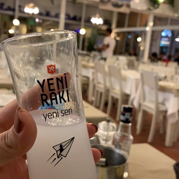 Снимок сделан в Boncuk Restaurant пользователем Özge A. 9/15/2019