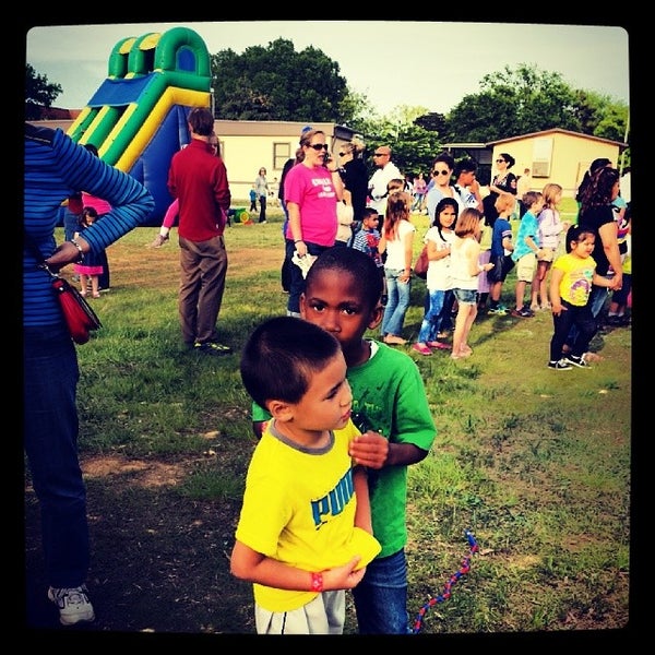 Lindley Elementary Elementary School in Lindley Park