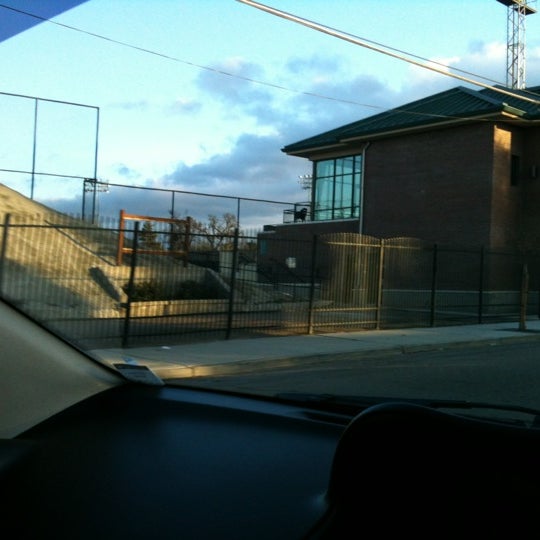 รูปภาพถ่ายที่ Recreation Ballpark โดย Carmen P. เมื่อ 12/25/2012