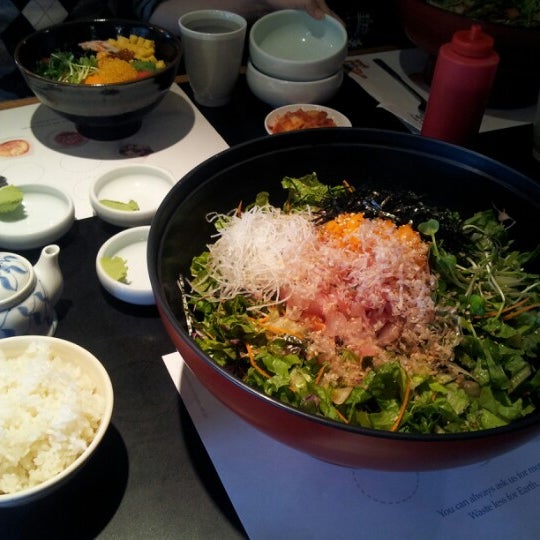Снимок сделан в A-won Japanese Restaurant пользователем Peter 10/18/2012