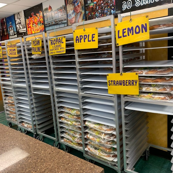 Manny Randazzo King Cakes Bakery in Metairie