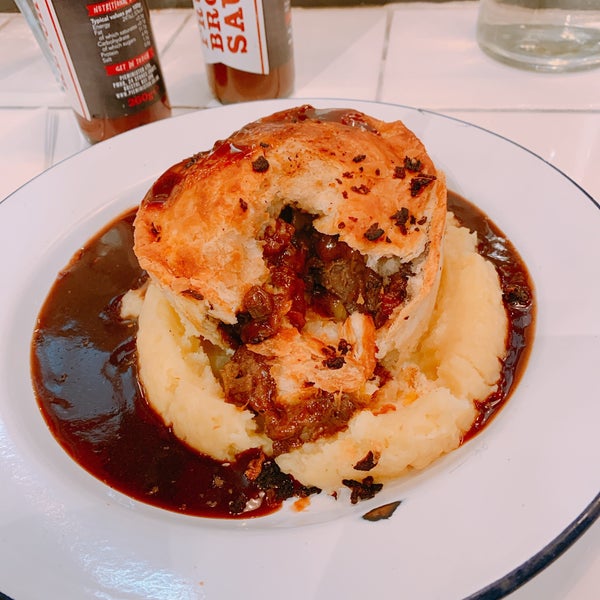 Photo taken at Pieminister by Chau P. on 11/25/2018