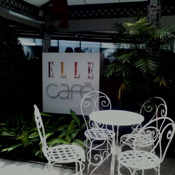 Photo taken at ELLE Café by Quang Nhân P. on 6/18/2013