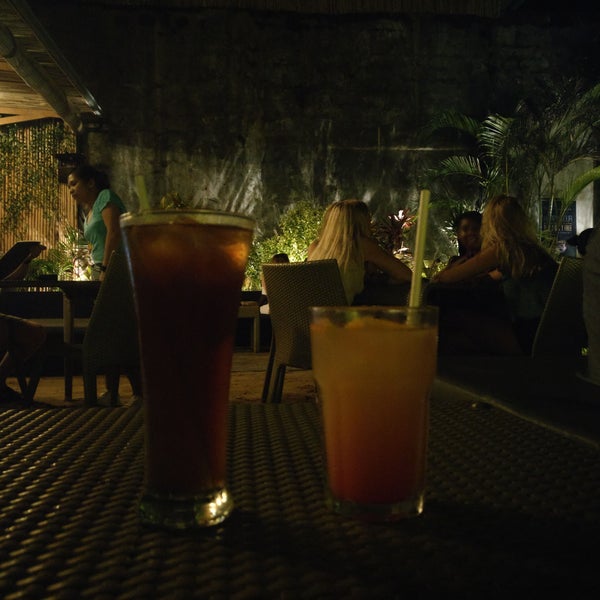 Nice cocktails, great and fun ambience and Thursdays ladies night 2x1