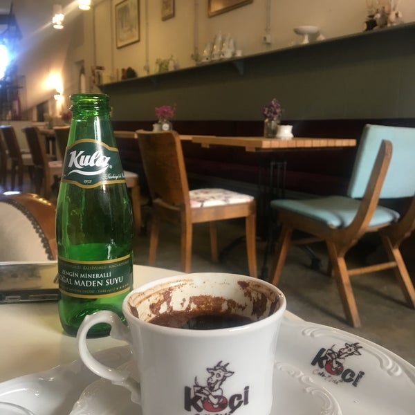 Foto diambil di Keçi Cafe oleh Buse A. pada 7/2/2019